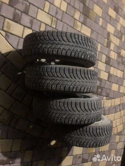 Bridgestone Blizzak Spike-01 185/65 R15