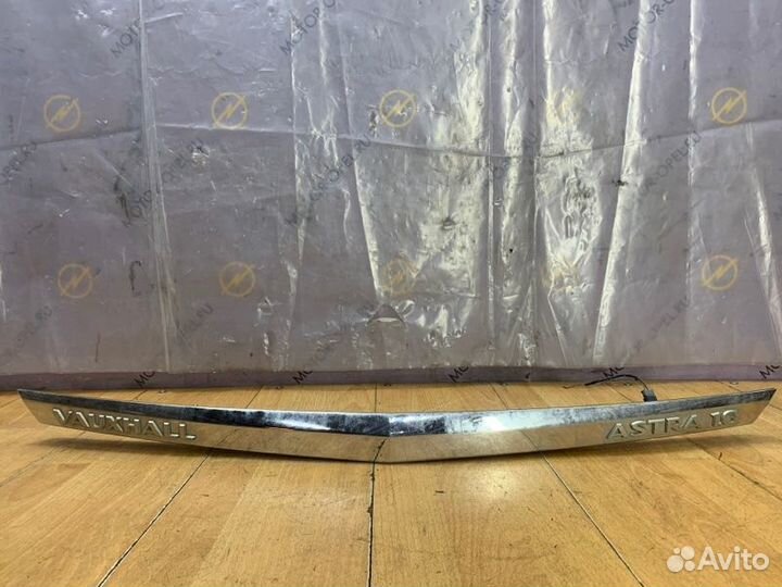 Молдинг крышки багажника Opel Astra H хетчбэк 5-ти