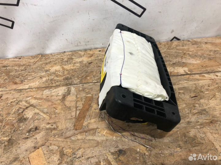 Подушка безопасности пассажира Mercedes-Benz