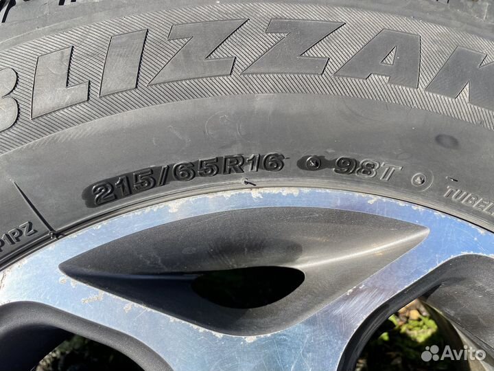 Bridgestone Blizzak Spike-01 215/65 R16