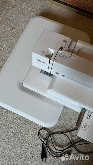 Вышивальна машинка janome memori craft 550e