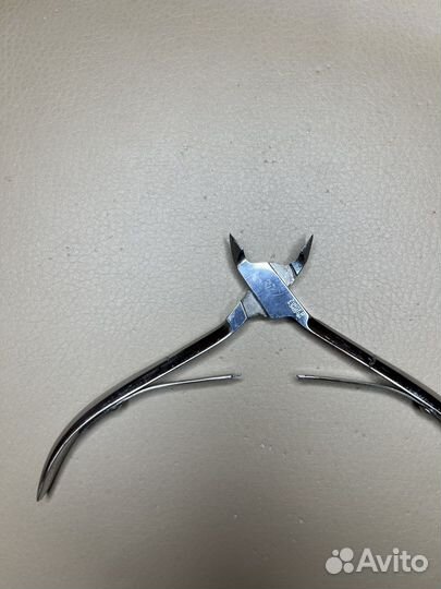 Маникюрные кусачки Zinger