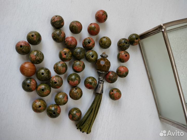 Бусины унакит