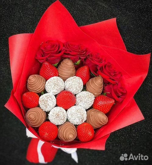 Клубника в шоколаде букет подарок сюрприз цветы