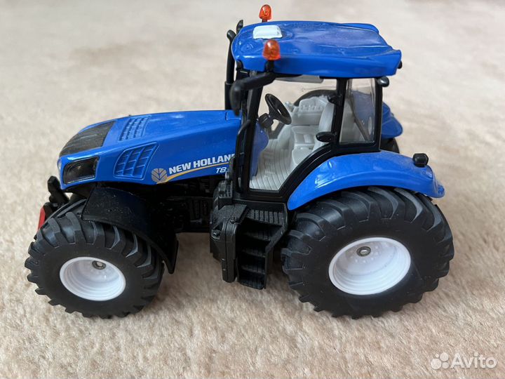 Модель трактора NEW Holland