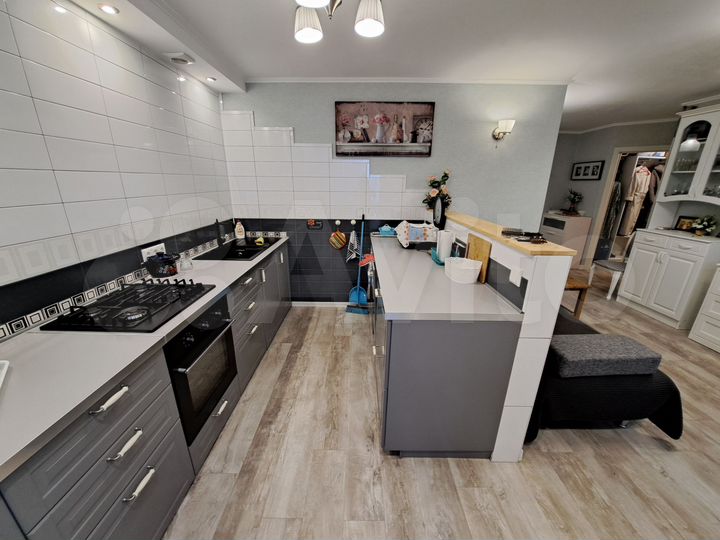 2-к. квартира, 54 м², 2/3 эт.