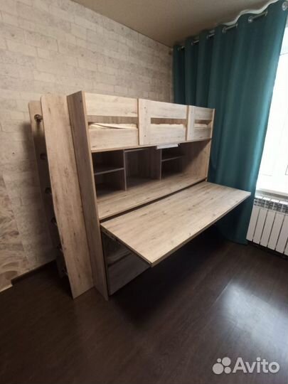 Детская двухярусная кровать со столом