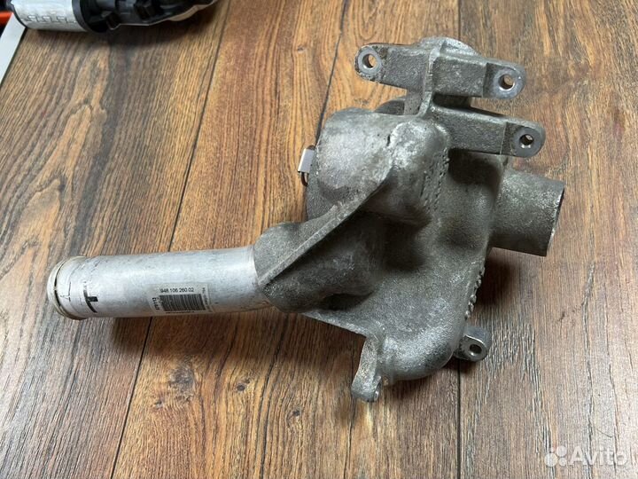 Porsche Cayenne 957 Корпус термостата 4.8л M48.51