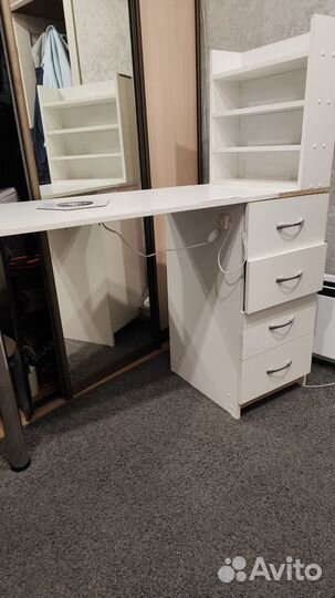 Стол для маникюра с вытяжкой бу