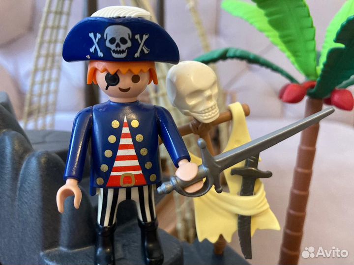 Playmobil Пиратский остров с большим кораблем