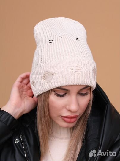Шапка женская молодежная