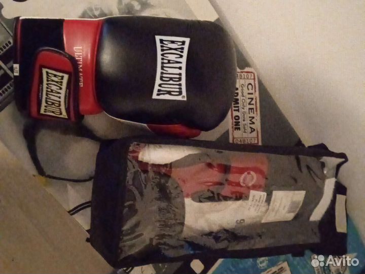 Боксерские перчатки