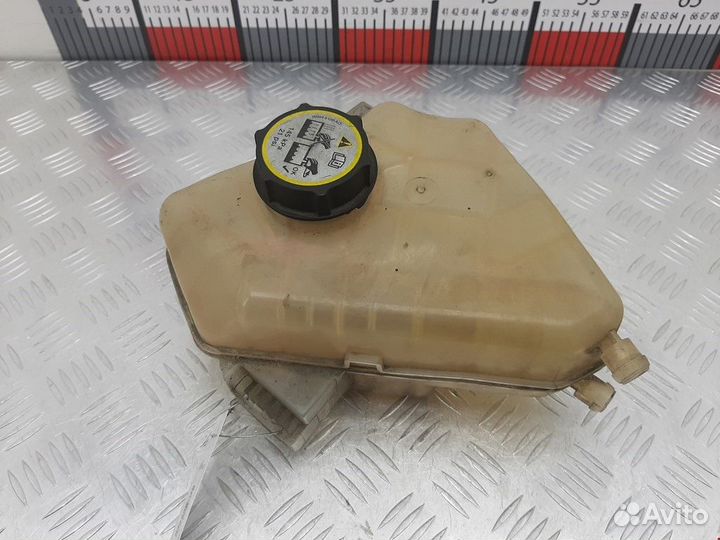 Бачок расширительный Ford Fiesta 5 рест. 2010