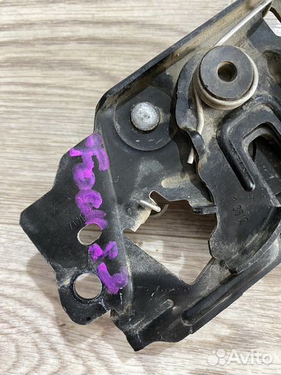 Замок капота Ford Focus