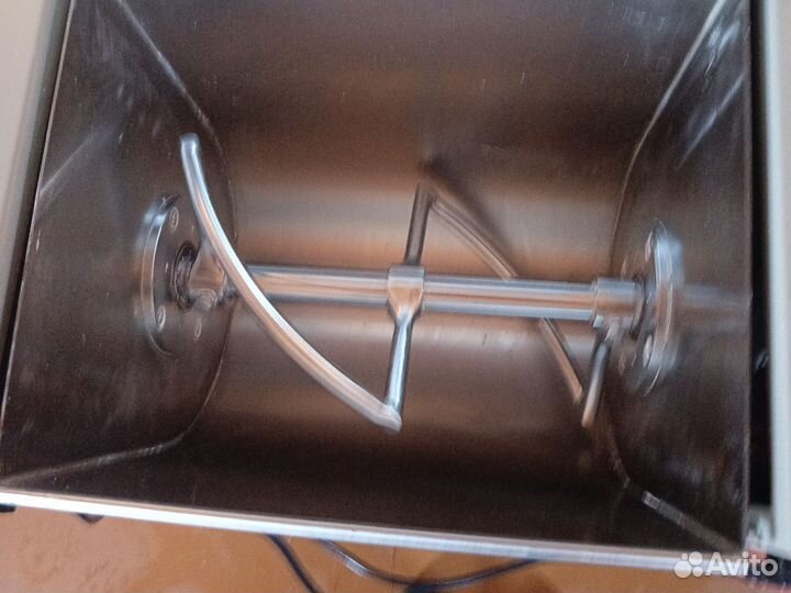 Тестомесильная машина