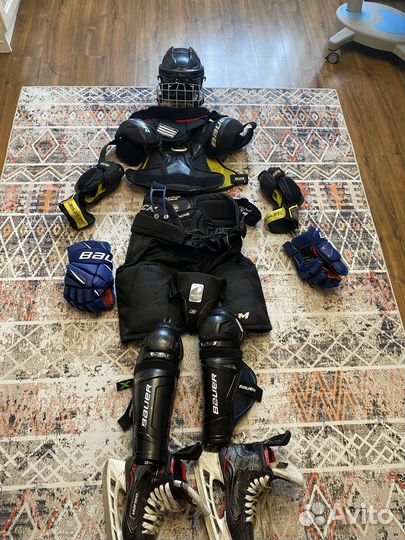 Комплект хоккейной формы размер 12 на 10-11 лет