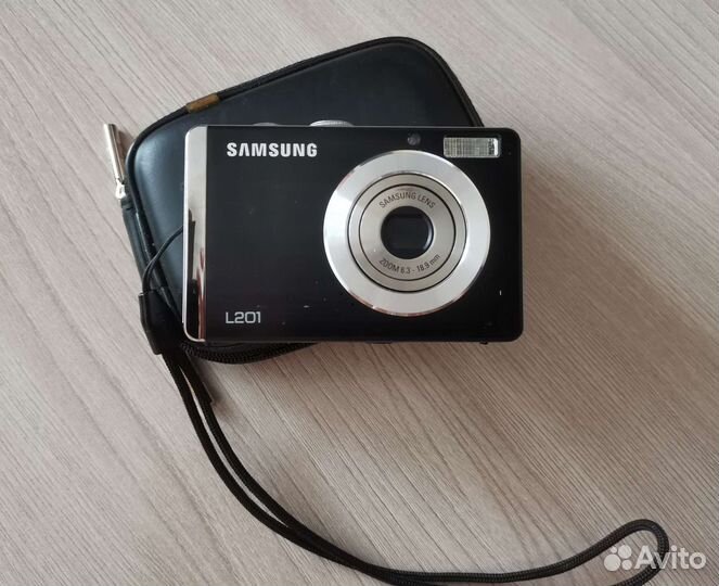 Компактный фотоаппарат