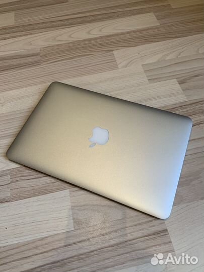 Apple MacBook Air 11 (mid 2011)