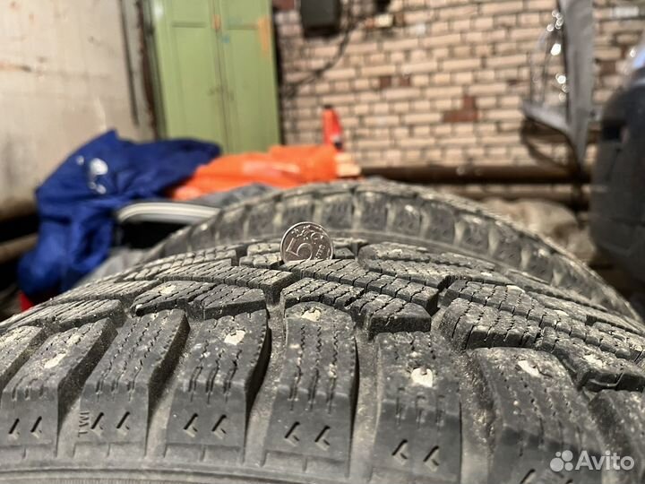 Pirelli Ice Zero 215/65 R17 103T