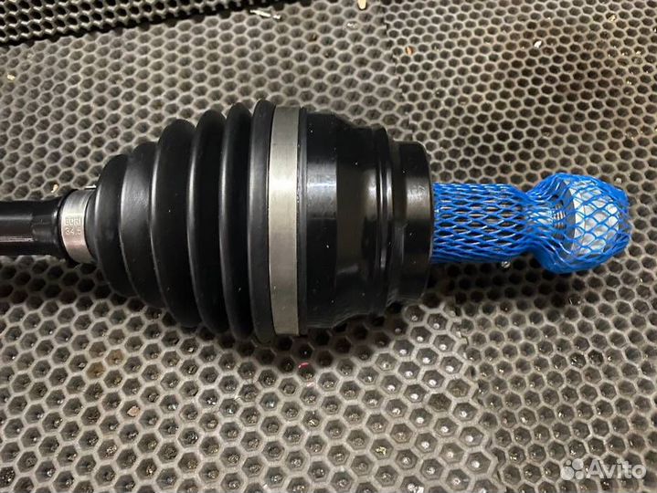 Пpивод пеpeдний левый Меrсеdеs 166