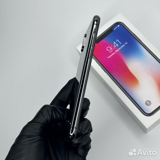 iPhone X, 64 ГБ