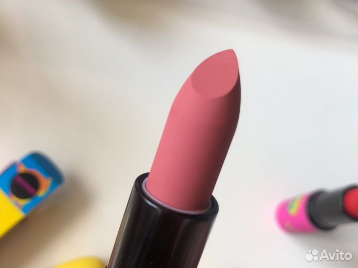 Помада mac kiss