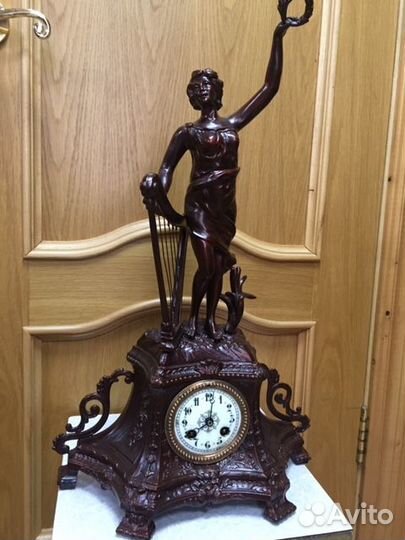 Часы каминные «Богиня музыки». Старинные