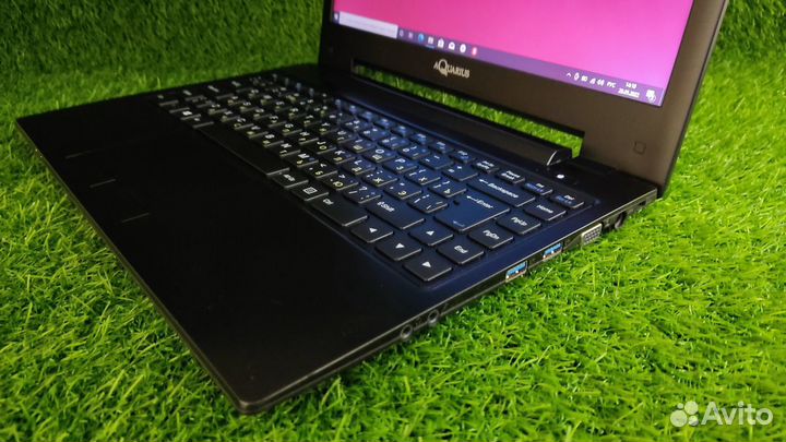 Ноутбук для дома и офиса с SSD 240Gb + 8 озу