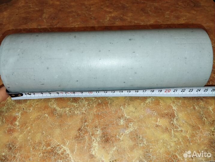 Толстая пластиковая труба