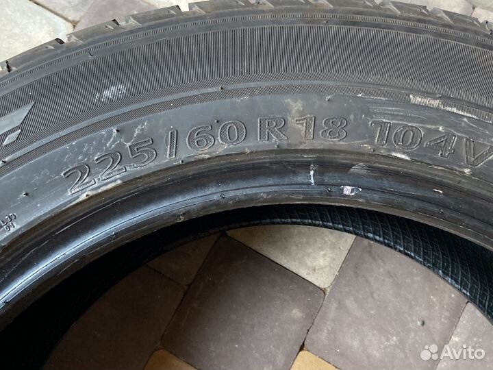 Kumho Crugen Premium KL33 225/60 R18 104V