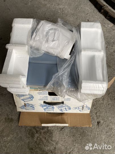 Портативная электрическая пишущей машинка