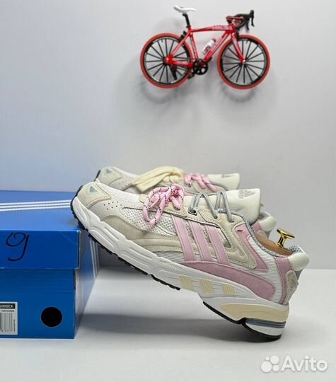 Кроссовки женские Adidas