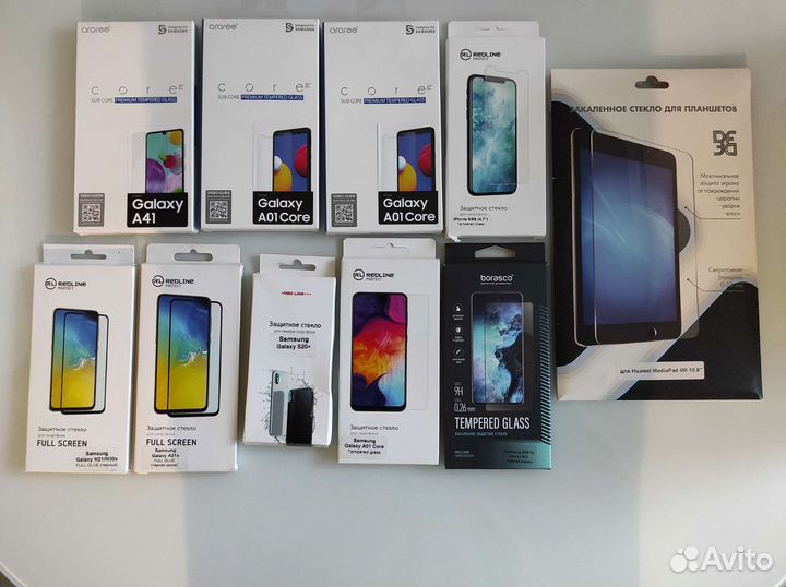 Чехлы и защитные стекла