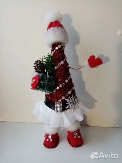 Поделки, есть домик, и символ года зайка