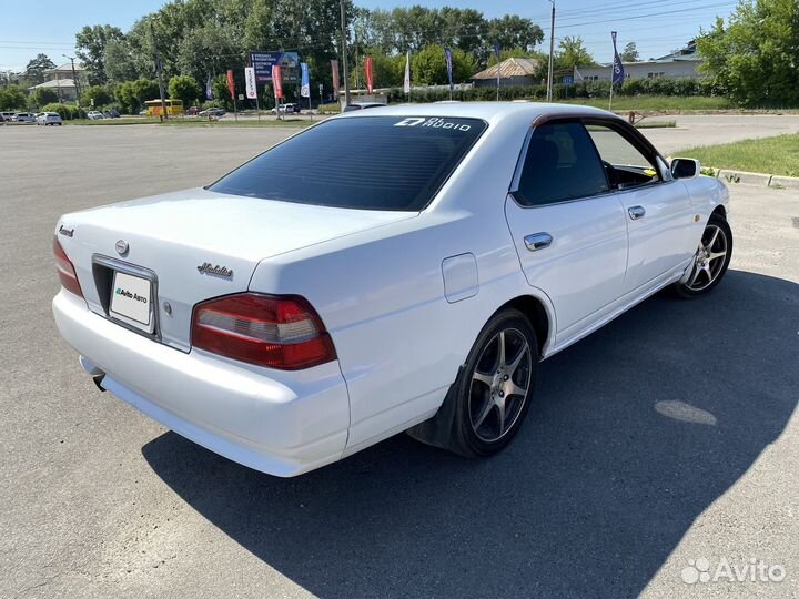 Nissan Laurel 2.0 AT, 2001, 295 700 км