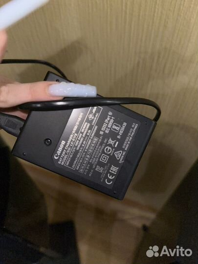 Аккумулятор и зарядка от canon 750d