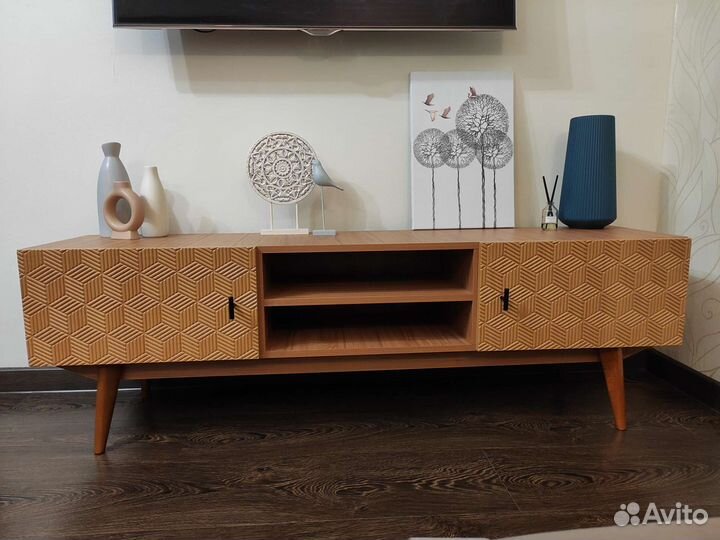 Тумба под тв 150 см, 180 см