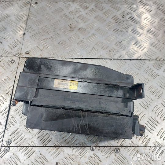 Блок предохранителей под капот Hyundai Sonata Ef