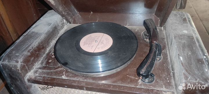 Магнитофон с пластинками