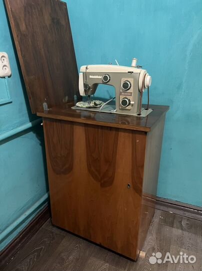 Швейная машина