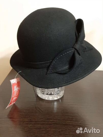 Шляпа фетровая женская и перчатки