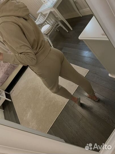 Спортивный костюм женский