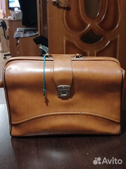 Мужской кожаный портфель коричневый