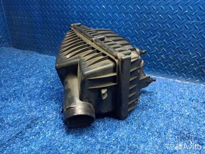 Корпус воздушного фильтра правый Range Rover Sport