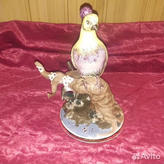 Птица фигурка фарфор