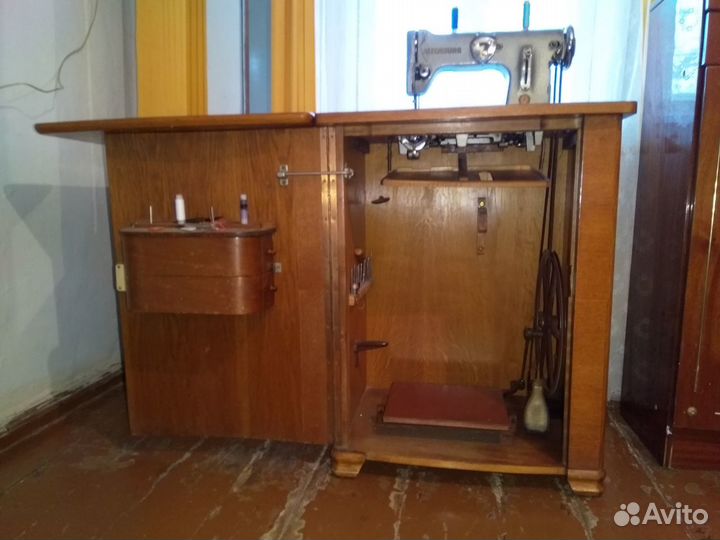 Швейная машинка Altenburg