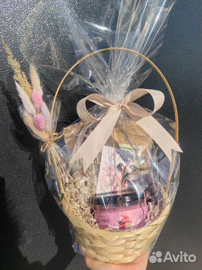 Подарочные наборы с чаем и сладостями