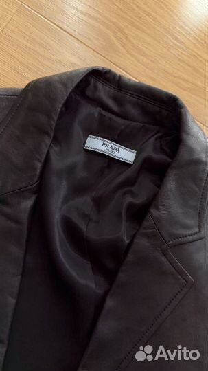 Кожаный пиджак женский prada s-m