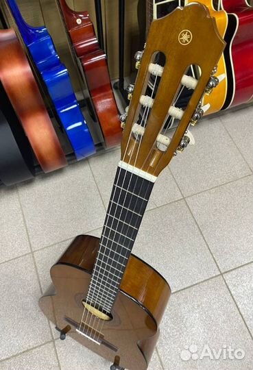 Классическая гитара Ямаха