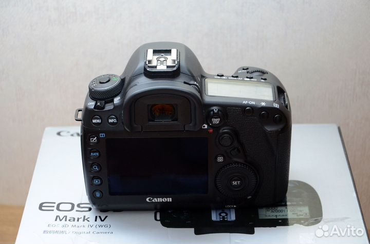 Canon 5D mark iv (как новый) 30 тыс. кадров